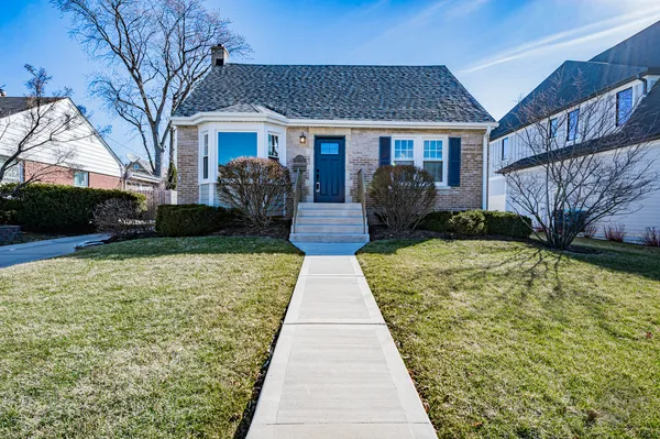 a view of bathroom with shower