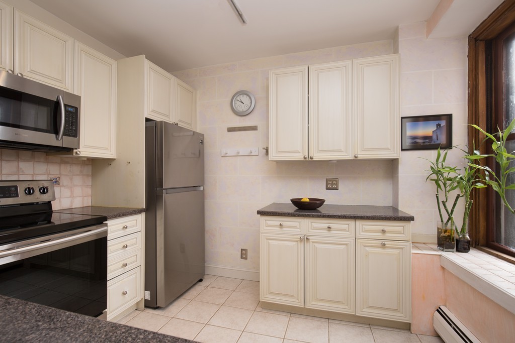 990 Centre Street, Unit 4 Boston, MA 02130 - Photo 8 of 12