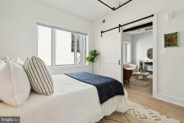 $2,625 | 901 King Street, Unit 305, Alexandria, VA 22314