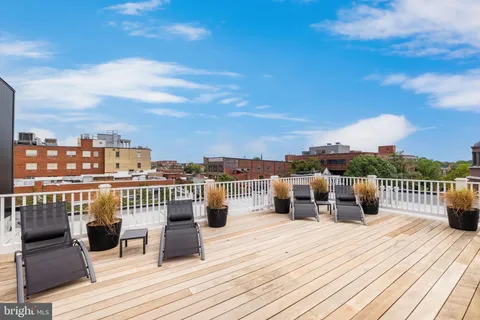 $2,625 | 901 King Street, Unit 305, Alexandria, VA 22314