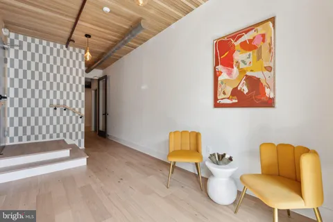 $2,625 | 901 King Street, Unit 305, Alexandria, VA 22314