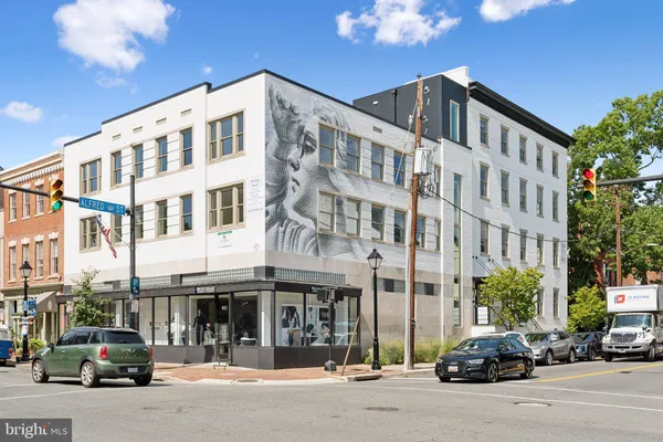 $2,625 | 901 King Street, Unit 305, Alexandria, VA 22314