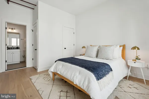 $2,625 | 901 King Street, Unit 305, Alexandria, VA 22314