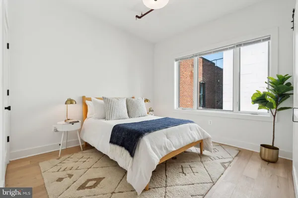 $2,625 | 901 King Street, Unit 305, Alexandria, VA 22314