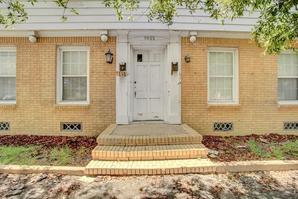 $1,325 | 1935 Richmond Avenue, Unit 1, Houston, TX 77098