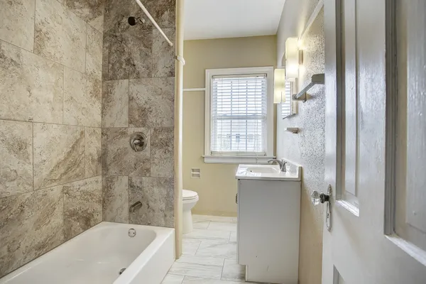 $1,325 | 1935 Richmond Avenue, Unit 1, Houston, TX 77098