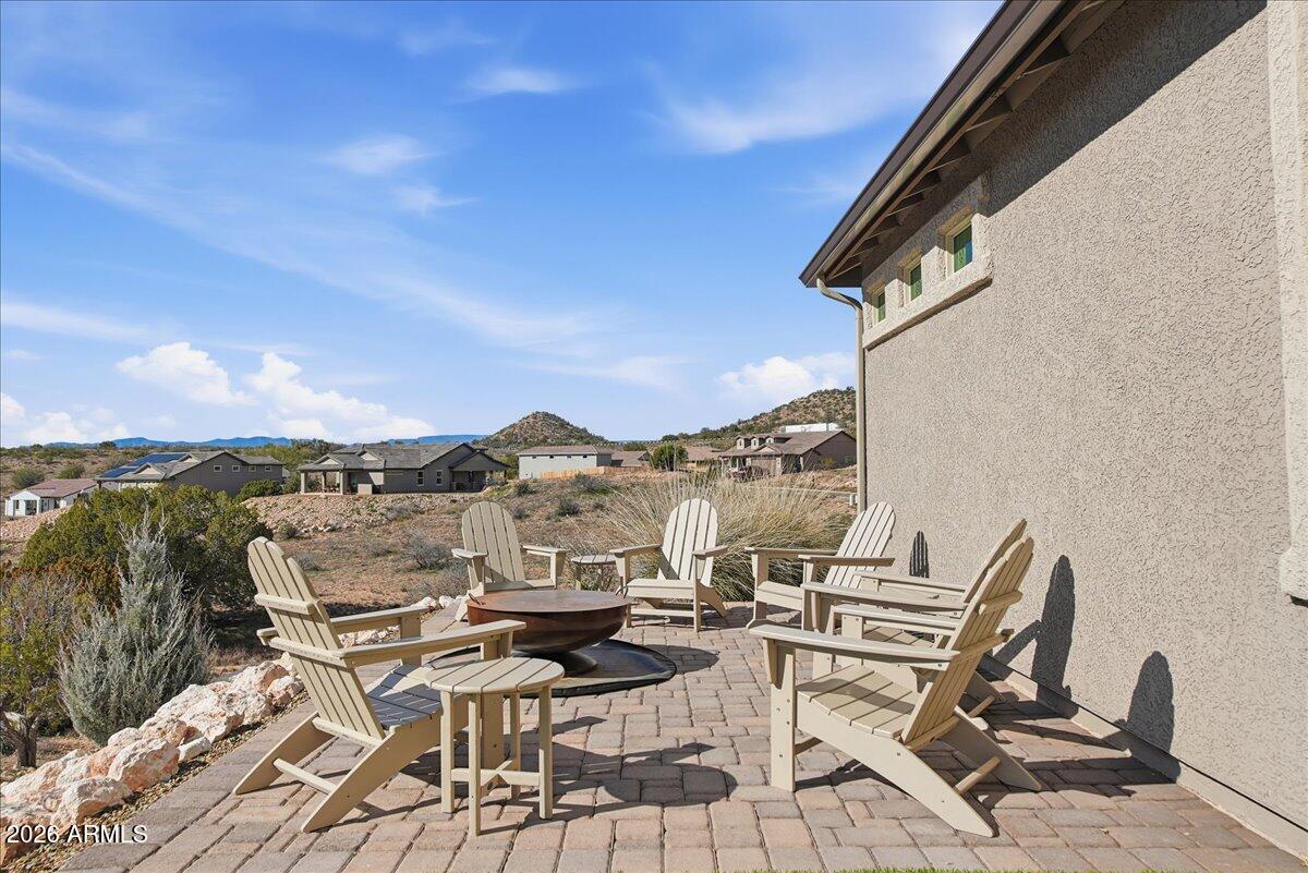 6150 North Stratford Court Rimrock, AZ 86335 - Photo 37 of 60 a view of a terrace with furniture and a city view