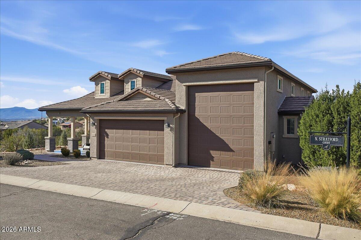 6150 North Stratford Court Rimrock, AZ 86335 - Photo 7 of 60 a front view of a house with garage