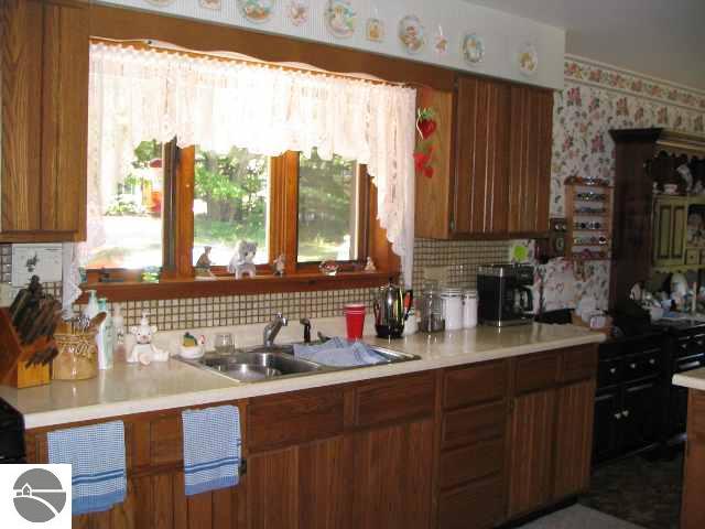 2030 South 33 Road Cadillac, MI 49601 - Photo 2 of 13 1695399-1.JPG