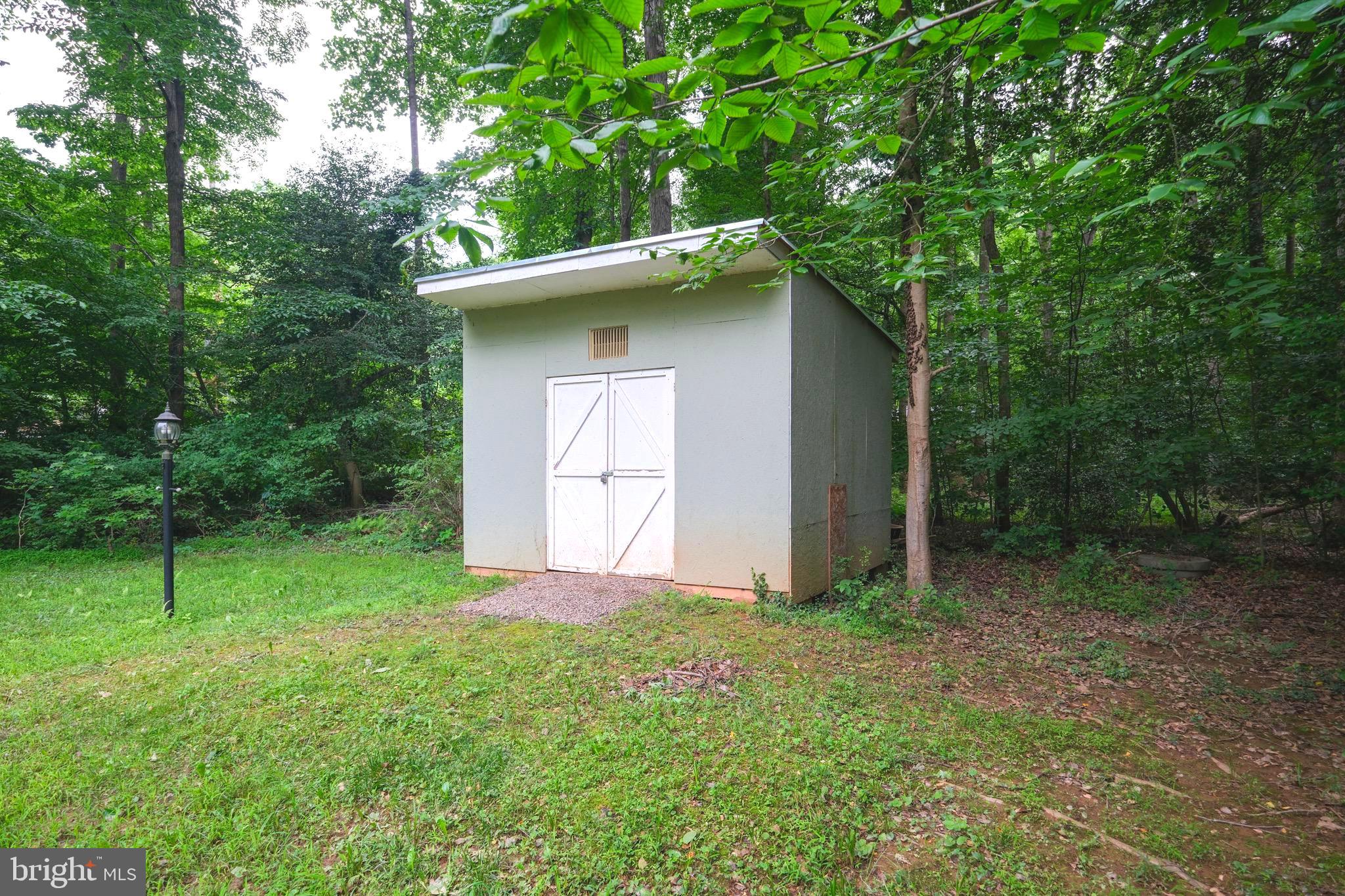 12718 Kahns Road Manassas, VA 20112 - Photo 28 of 37 Shed