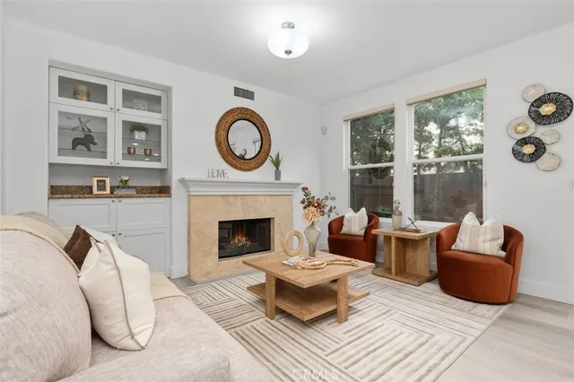 $2,048,800 | 31 Dinuba, Irvine, CA 92602