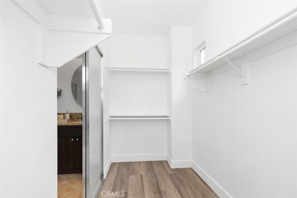 31 Dinuba Irvine, CA 92602 - Photo 29 of 67 Primary Walk-in Closet