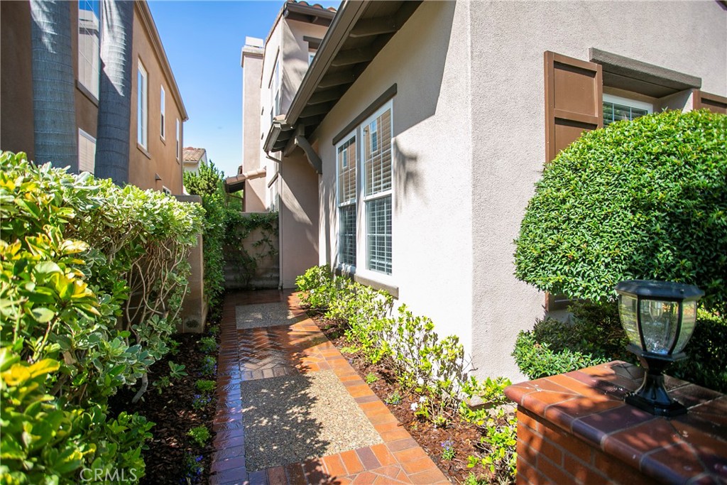 31 Dinuba Irvine, CA 92602 - Photo 4 of 69