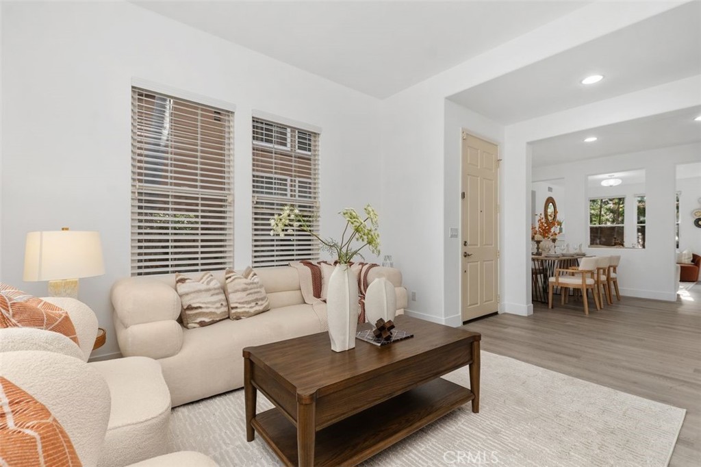 31 Dinuba Irvine, CA 92602 - Photo 7 of 67