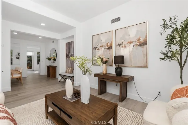 $2,048,800 | 31 Dinuba, Irvine, CA 92602