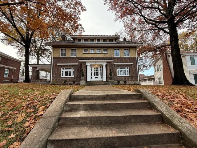 $355,000 | 1615 Main Street, Lexington, MO 64067