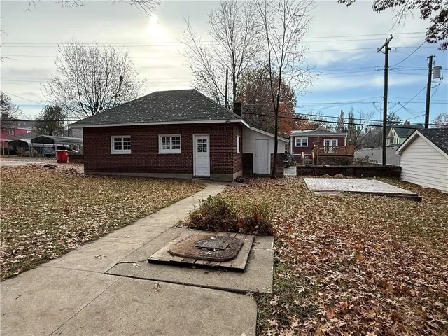 $355,000 | 1615 Main Street, Lexington, MO 64067