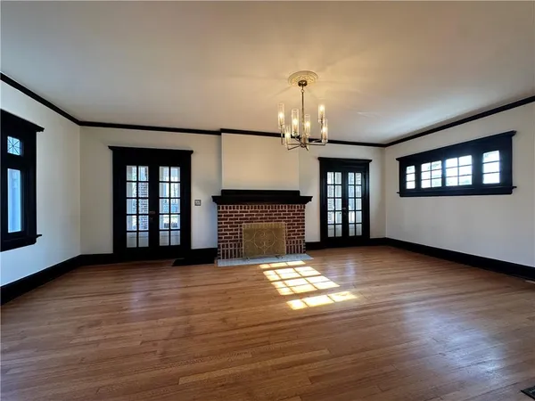 $355,000 | 1615 Main Street, Lexington, MO 64067