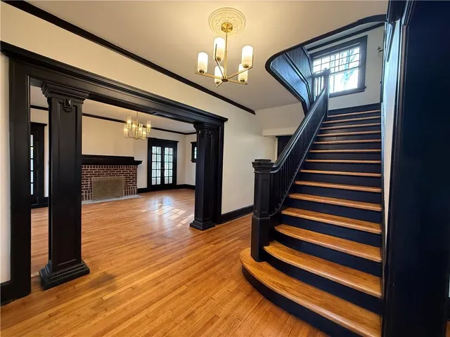 $355,000 | 1615 Main Street, Lexington, MO 64067