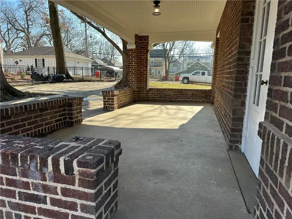 $355,000 | 1615 Main Street, Lexington, MO 64067