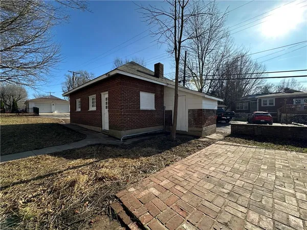 $355,000 | 1615 Main Street, Lexington, MO 64067