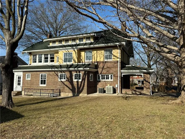 $355,000 | 1615 Main Street, Lexington, MO 64067