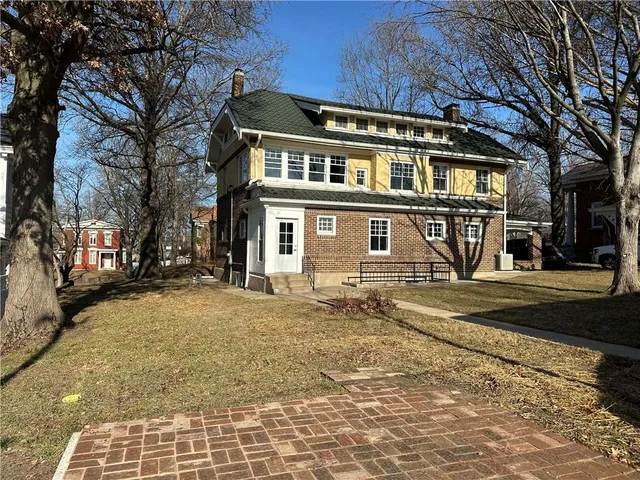 $355,000 | 1615 Main Street, Lexington, MO 64067