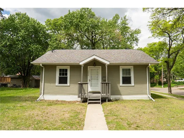 $2,350 | 3555 North Queen Avenue, Minneapolis, MN 55412