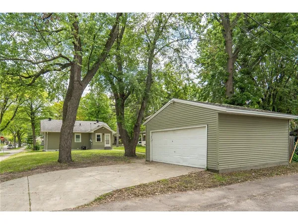 $2,350 | 3555 North Queen Avenue, Minneapolis, MN 55412
