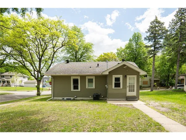 $2,350 | 3555 North Queen Avenue, Minneapolis, MN 55412