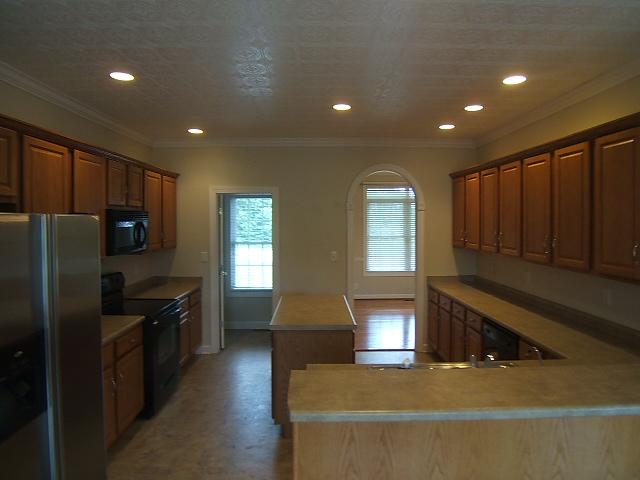 2982 Surrey Ridge Road Clarksville, TN 37043 - Photo 5 of 12 Kitchen