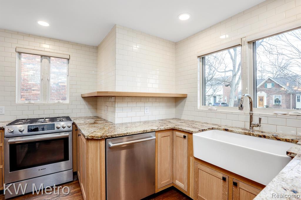 407 Touraine Road Grosse Pointe Farms, MI 48236 - Photo 17 of 43