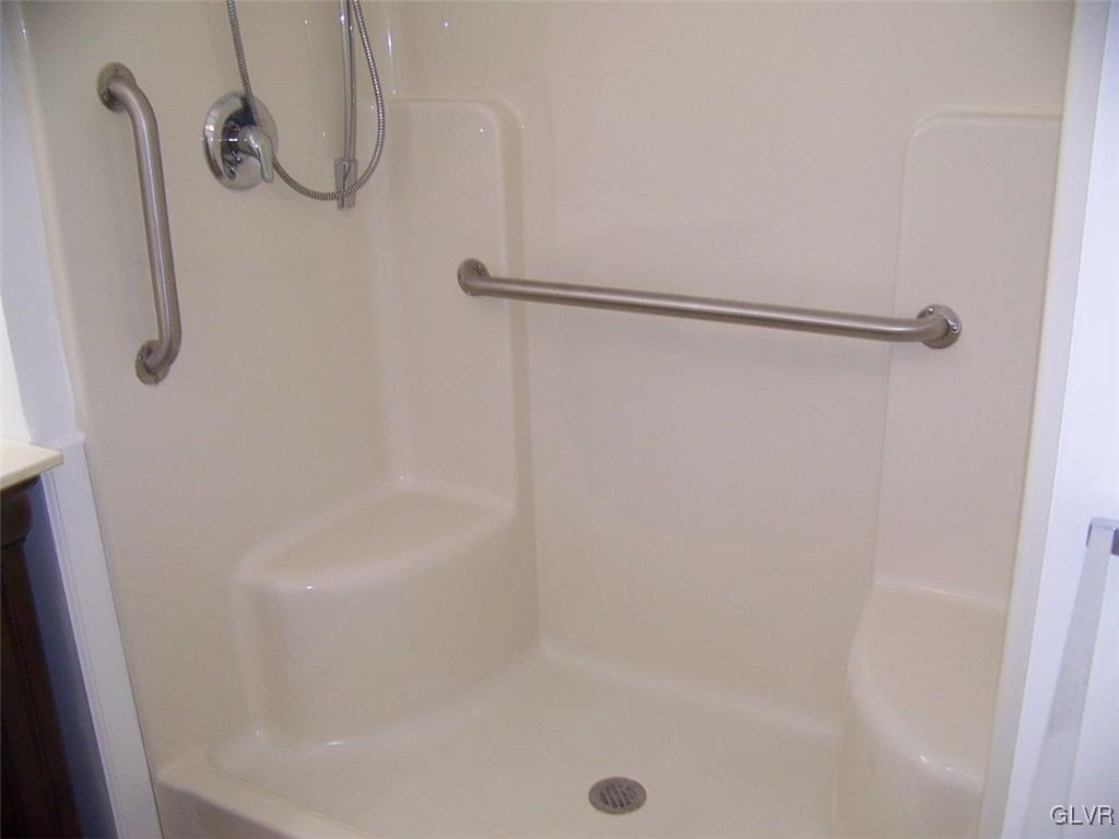 1472 Upstream Farm Road Easton, PA 18040 - Photo 10 of 14 Gallery Image 10