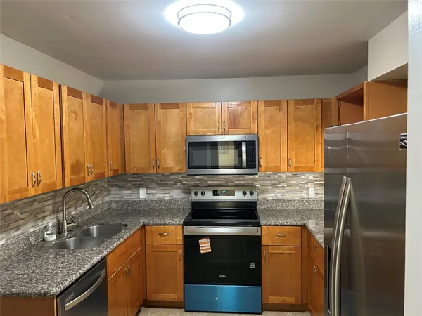 $2,700 | 4622 Holly Lake Drive, Unit 4622, Lake Worth, FL 33463