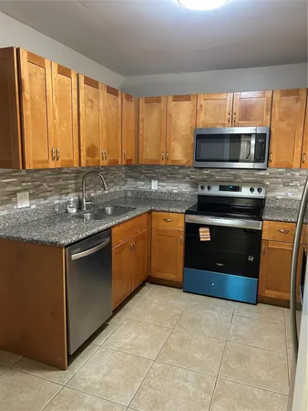 $2,700 | 4622 Holly Lake Drive, Unit 4622, Lake Worth, FL 33463