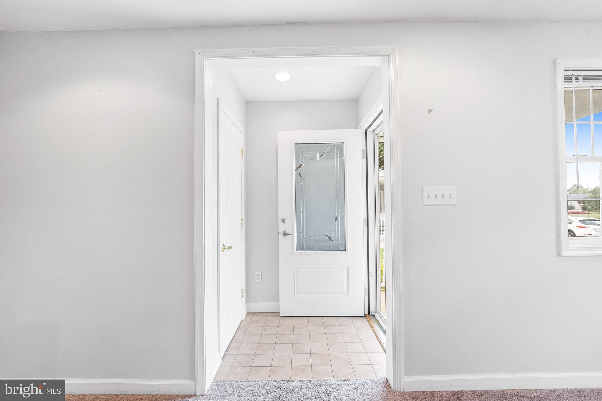 123 Hunn Road New Castle, DE 19720 - Photo 3 of 16 Front door entrance