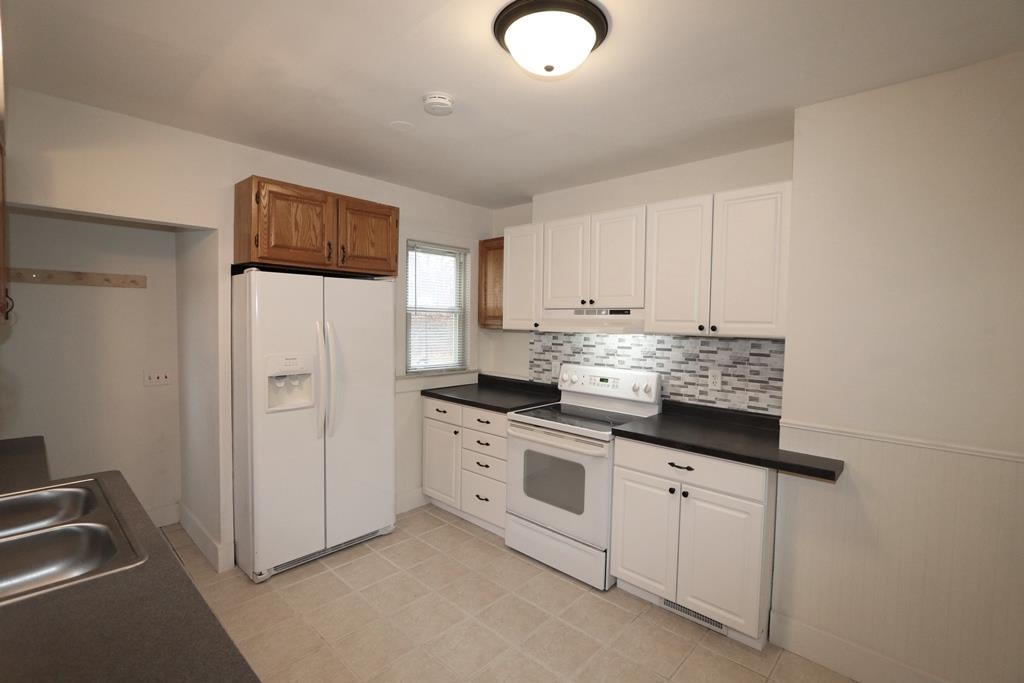 5469 East Potter Road Flint, MI 48506 - Photo 19 of 31 50129569-cd32899e-3926-4d1b-83a3-07c6718dbad2.JPG