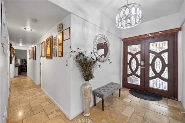 a view of entryway with livingroom