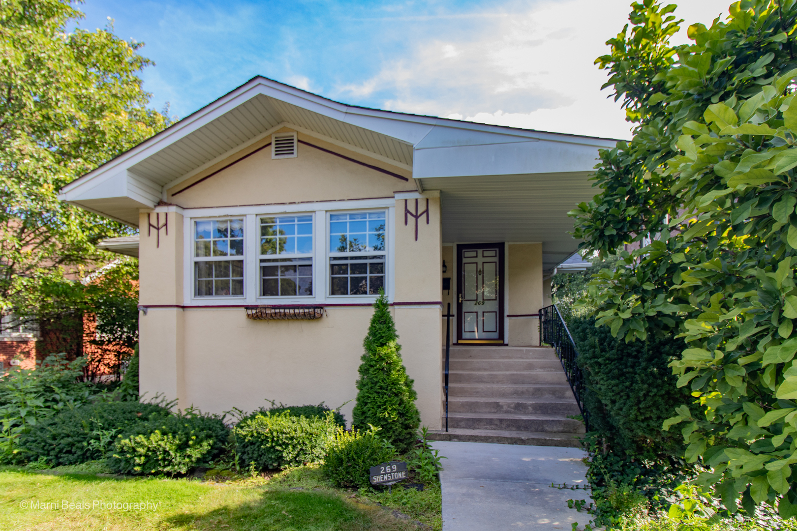269 Shenstone Road Riverside, IL 60546 - Photo 25 of 25 a front view of a house with a yard