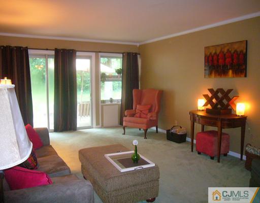 21 Winant Road Kendall Park, NJ 08824 - Photo 5 of 19 Gallery Image 5