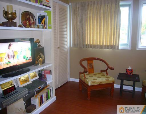 21 Winant Road Kendall Park, NJ 08824 - Photo 7 of 19 Gallery Image 7