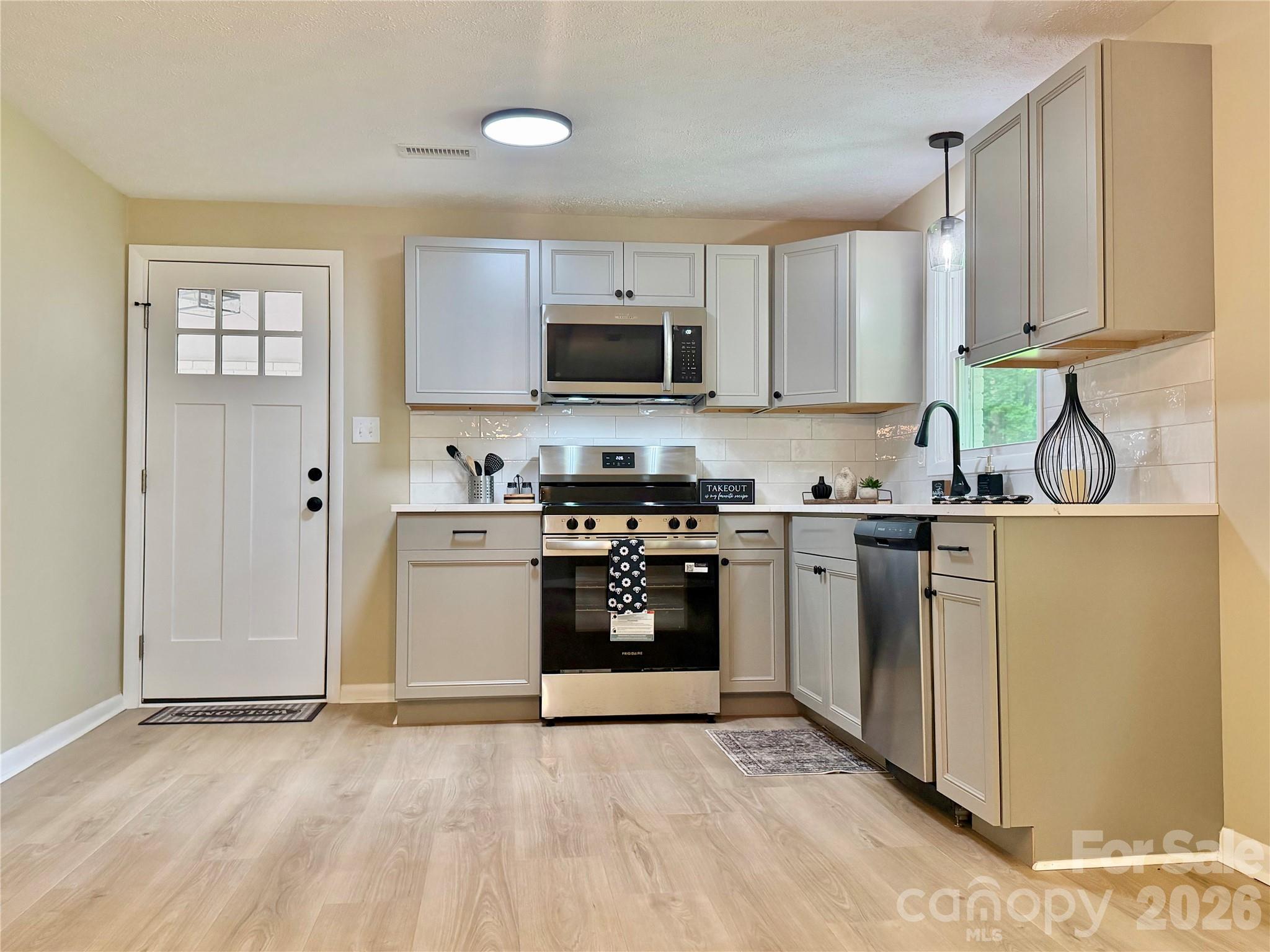 303 Deal Avenue Conover, NC 28613 - Photo 8 of 33