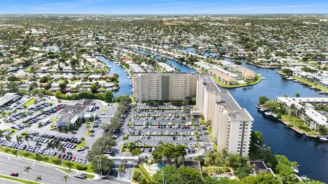 $260,000 | 801 South Federal Highway, Unit 320, Pompano Beach, FL 33062