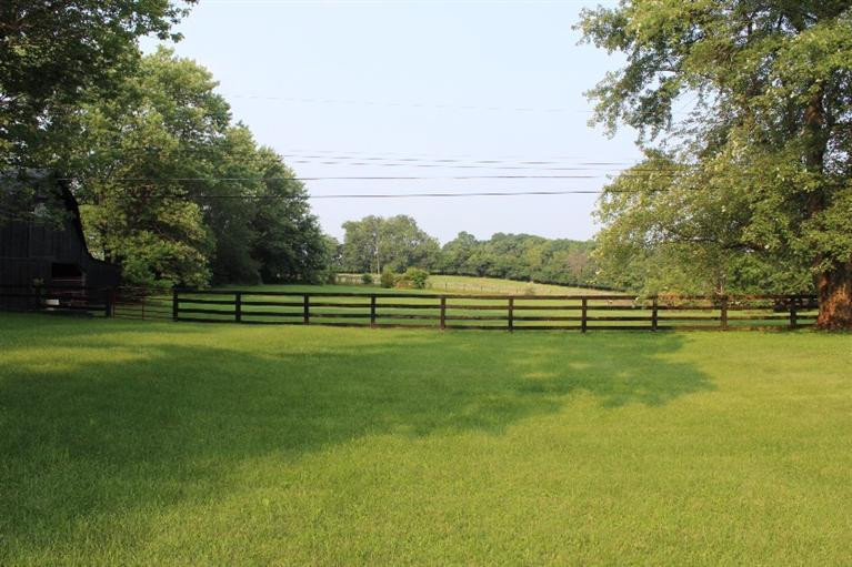 2241 Hume Road Lexington, KY 40516 - Photo 9 of 38 Photo 9