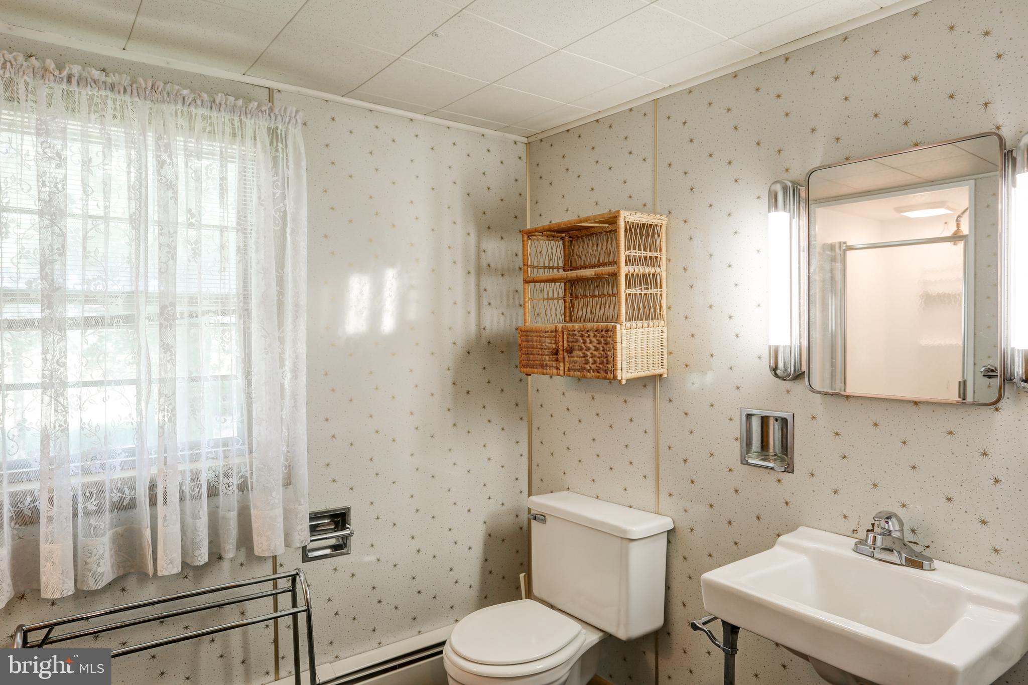 50 Foreman Road Elizabethtown, PA 17022 - Photo 25 of 36 2nd floor full bath