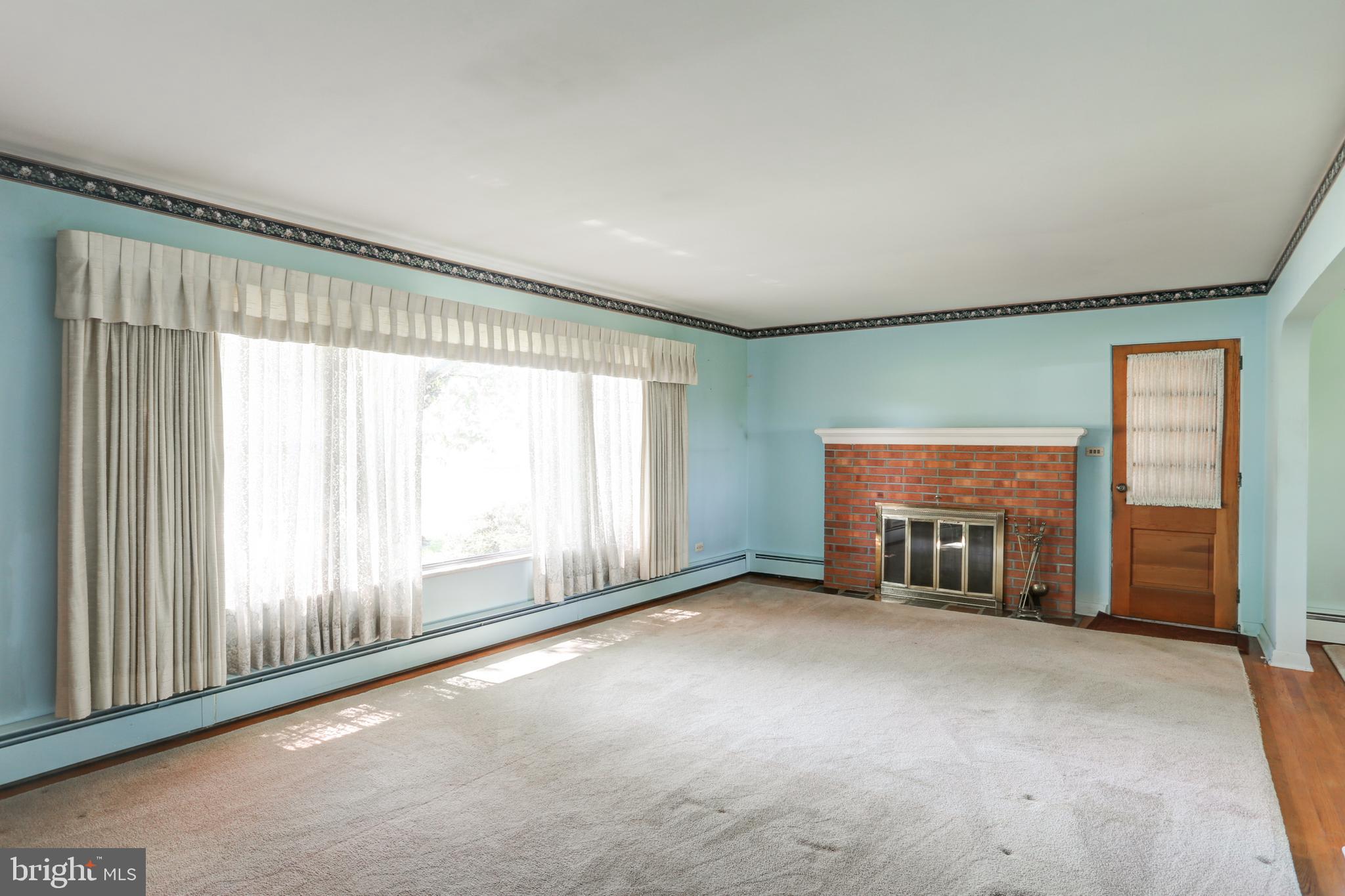 50 Foreman Road Elizabethtown, PA 17022 - Photo 10 of 36 Living room with fireplace
