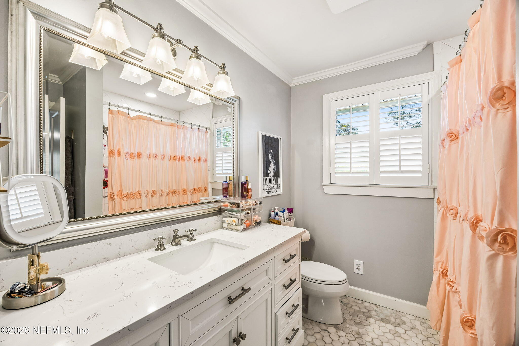 5135 Pirates Cove Road Jacksonville, FL 32210 - Photo 24 of 43 Hall bath