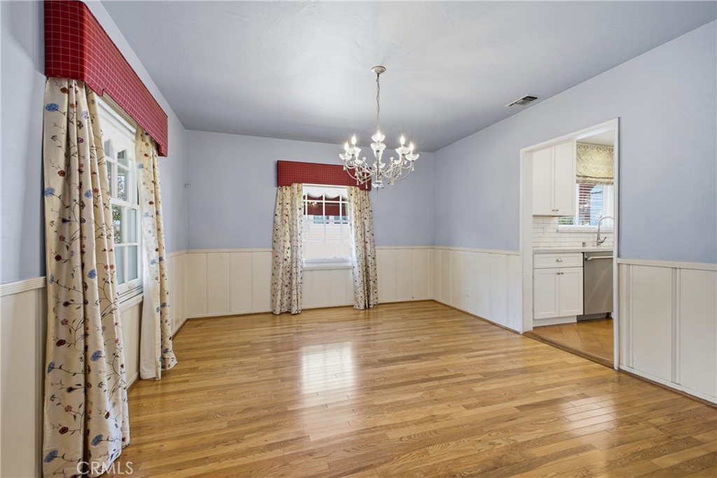 541 East Woodbury Road Altadena, CA 91001 - Photo 13 of 48