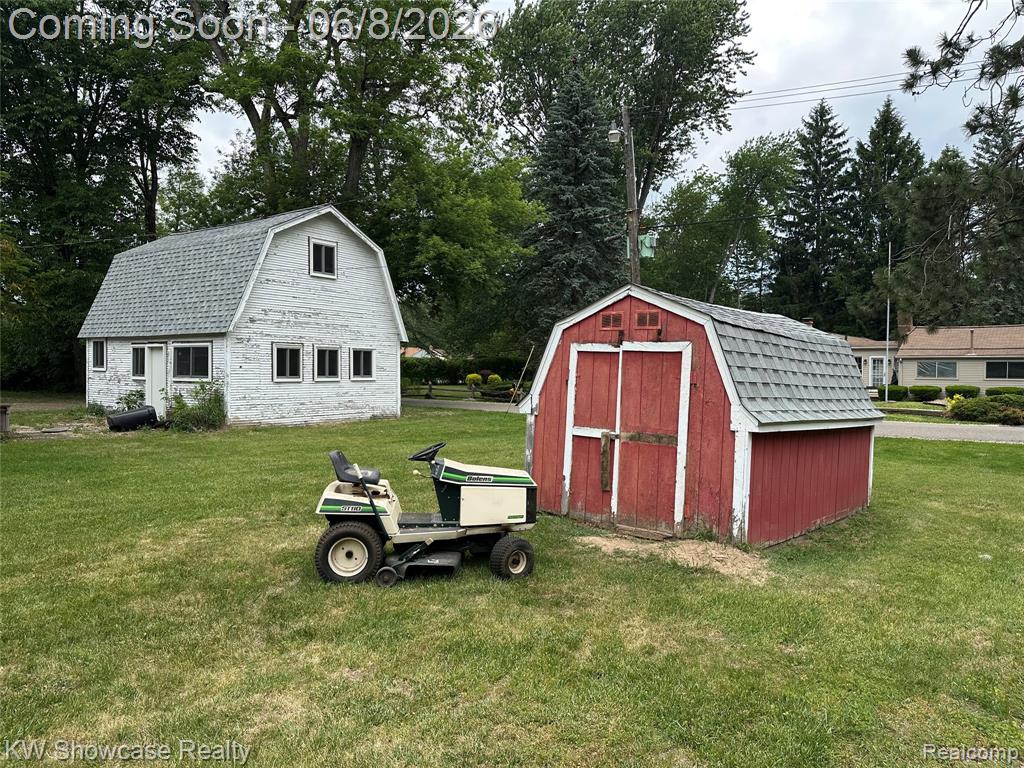 1634 South Commerce Road Walled Lake, MI 48390 - Photo 3 of 4