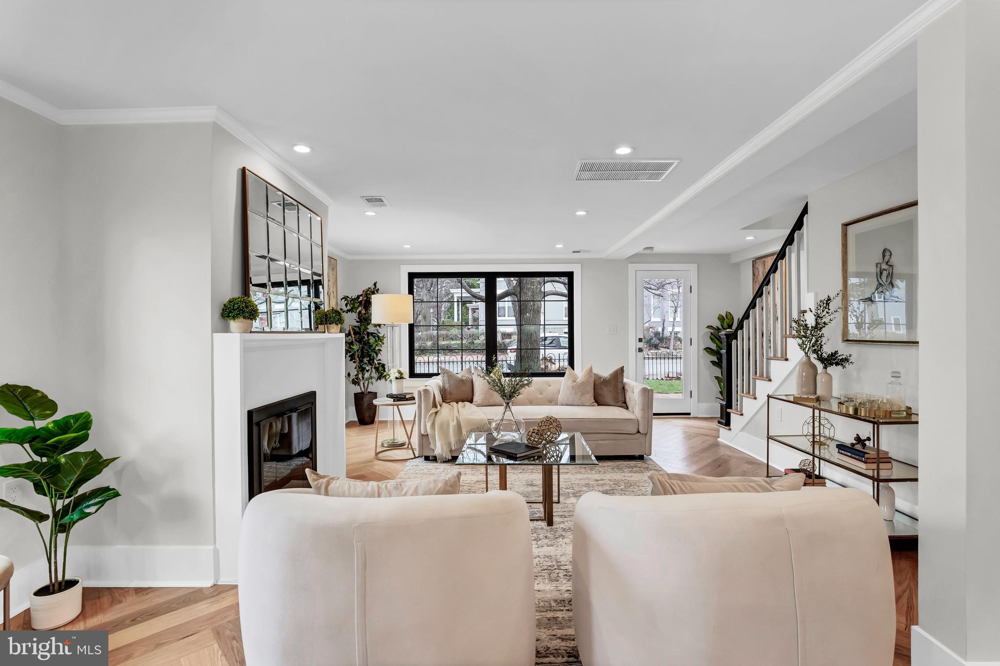 700 9th Street Southeast Washington, DC 20003 - Photo 11 of 59